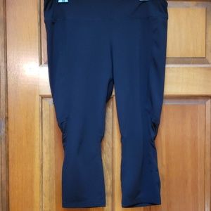 GapFit Black Athletic crop leggings w/sheer detail
